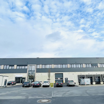 Neuwertige Logistikfläche in Krefeld | 24/7-Betrieb | ideale Anbindung |  Rampen