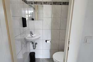 Charmante Dachgeschosswohnung im denkmalgeschützten Altbau mit Einbauküche – Bayernstr. 52, 47169 Marxloh, Duisburg – Vorschaubild 10
