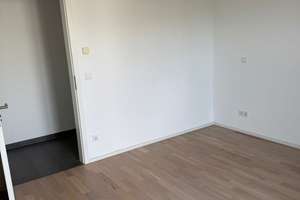 3 Zimmer direkt am Park: Südbalkon, Aufzug, Fußbodenheizung & Glasfaser in München-Riem – 81829 Messestadt Riem, München – Vorschaubild 8