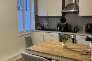 Großzügige Wohnung mit Einbauküche und Balkon auf der Lübecker Altstadtinsel – Lübeck – Vorschaubild 2