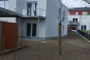 Stilvoll wohnen mit eigenem Garten – moderne 4-Zimmer-Wohnung mit Carport & Aufzug