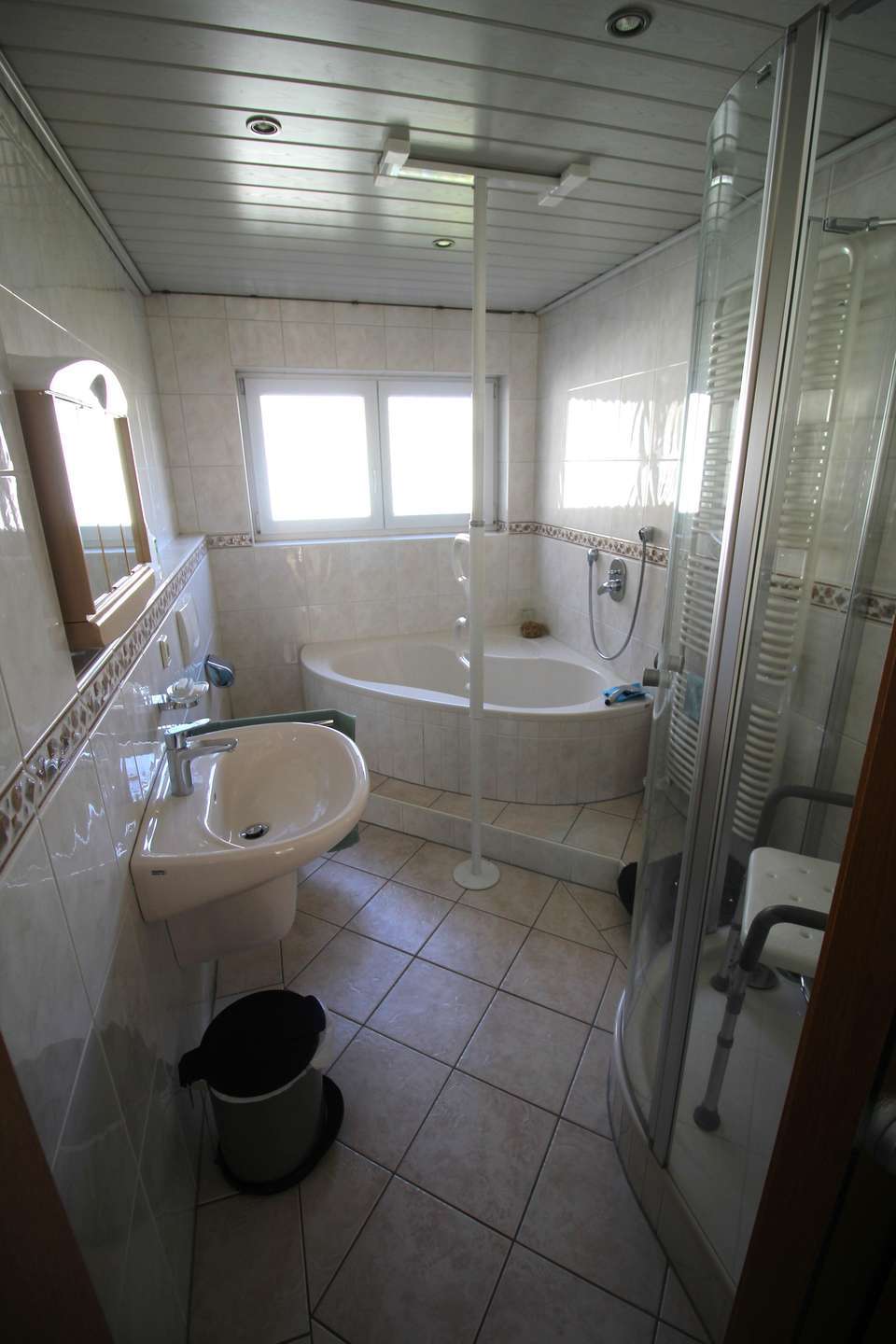 Immobilie in Renchen - Charmantes Zweifamilienhaus  in ruhiger Lage in Renchen - Bild 3