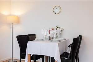 Möbliert: Ruhige 3-Zimmer Wohnung mit schönem Blick – Die vollständige Adresse der Immobilie erhältst du vom Anbieter., 81249 Aubing-Süd, München – Vorschaubild 2