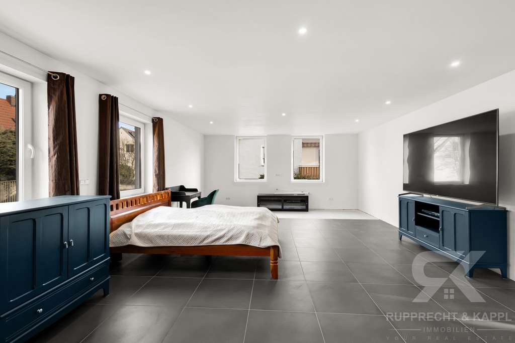 Immobilie in Nabburg - Umfassend saniertes EFH mit weitläufigem Grundstück und Weitblick! Sorgenfreies wohnen in Nabburg - Bild 4