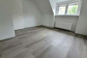 Charmante Dachgeschosswohnung mit 2 Zimmern in ruhiger Lage – Helmstraße 38, 45359 Frintrop, Essen – Vorschaubild 6