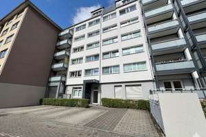 Bezugsfreie, renovierte 2-Zimmer-Hochparterrewohnung in bester Lage von Köln-Deutz