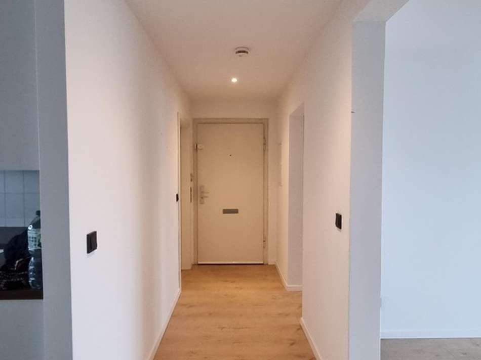 Flur mit Wohnungstür