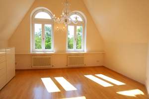 Wohnen mit Weitblick
Dachgeschoss-Galeriewohnung an der Pegnitz,
Balkon, Patio + 360°-Dachterrasse – Großweidenmühlstraße 1, 90419 Sankt Johannis, Nürnberg – Vorschaubild 35