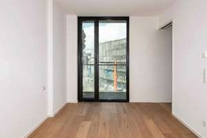 Moderne 2‑Zi.-Wohnung mit Balkon & EBK | 24/7 Concierge, Gym & Rooftop | Online-Besichtigung möglich – Europa Allee 11, 60327 Gallus, Frankfurt am Main – Vorschaubild 2