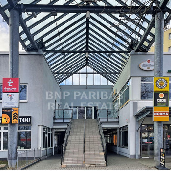 Ehemalige Veranstaltungsfläche im 1.OG zu vermieten