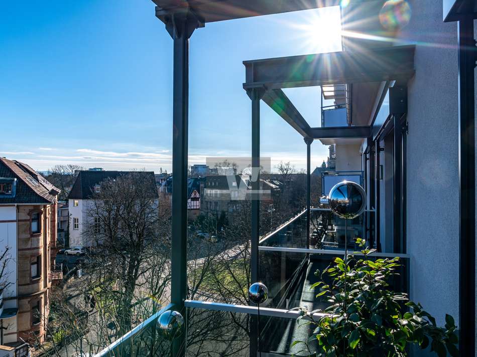 Frontseitige Balkone mit Aussi