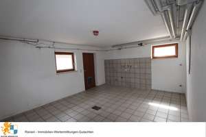 Großes Wohnhaus mit Doppelgarage und viel Potenzial in Neumarkt-Woffenbach – Die vollständige Adresse der Immobilie erhältst du vom Anbieter., 92318 Neumarkt in der Oberpfalz – Vorschaubild 36