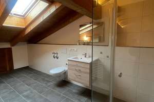 Gemütliches Dachgeschoss-Apartment im liebevoll renovierten Bauernhaus – – Die vollständige Adresse der Immobilie erhältst du vom Anbieter., 83737 Irschenberg – Vorschaubild 7