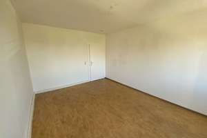 Geräumige 3 Zimmerwohnung über den Dächern Nürnbergs – Speyerer Str. 2, 90443 Gibitzenhof, Nürnberg – Vorschaubild 2