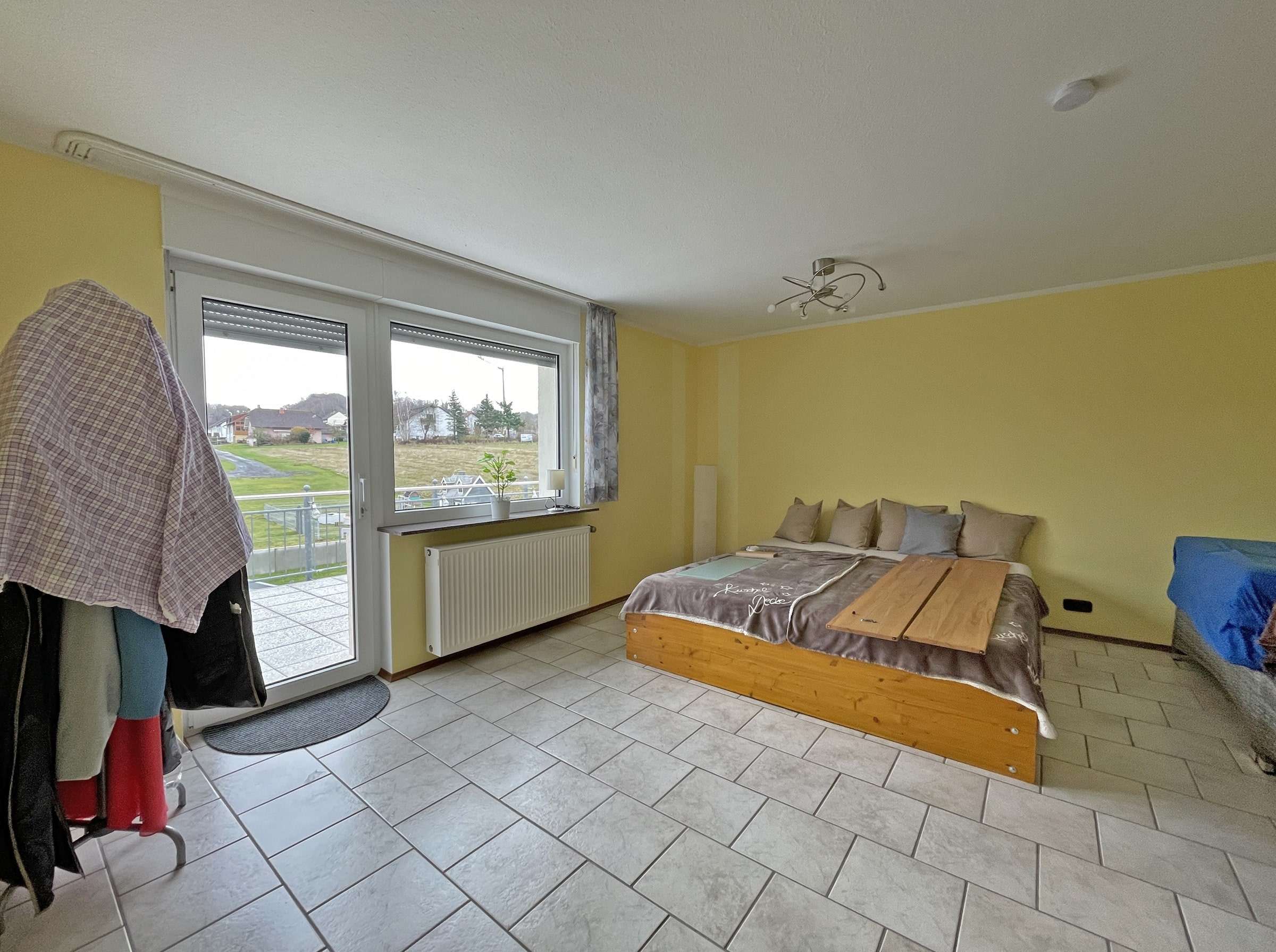 Immobilie in Hosenfeld - EINZIEHEN UND WOHLFÜHLEN – Schmuckes Ein-/Zweifamilienhaus mit großem Grundstück - Bild 8