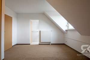 Moderne Doppelhaushälfte mit großem Eckgrundstück und herrlicher Sicht auf die Felder Vilseck´s – Die vollständige Adresse der Immobilie erhältst du vom Anbieter., 92249 Vilseck – Vorschaubild 12