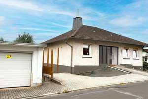 Einfamilienhaus mit Einliegerwohnung – Die vollständige Adresse der Immobilie erhältst du vom Anbieter., 34212 Melsungen – Vorschaubild 1