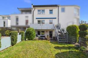 EE-Klasse A. Helles, modernes RMH, Garage, Stellplatz, TLB, EBK, Gäste WC, Balkon, Terrasse, Garten – Die vollständige Adresse der Immobilie erhältst du vom Anbieter., 73734 Berkheim, Esslingen am Neckar – Vorschaubild 4