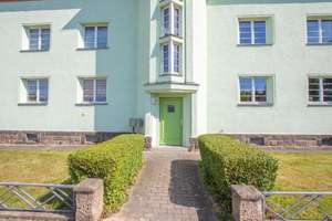 Bezugsfrei und WG-geeignet: modernisierte 3-Zimmerwohnung mit Balkon und Einbauküche – Die vollständige Adresse der Immobilie erhältst du vom Anbieter., 1237 Prohlis-Nord, Dresden – Vorschaubild 3