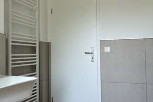 Stilvolle 3-Zimmer-Wohnung in zentraler Lage von Siegen - Erstbezug nach umfassender Sanierung-  – Unter dem Klingelschacht 38, 57074 Siegen, Siegen – Vorschaubild 3
