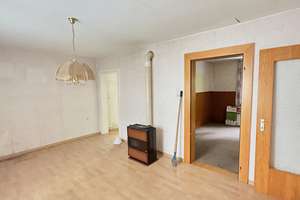 Freistehendes 1 FMH mit ca. 1000qm Grundstück / Bauplatz  *** Sanierungsbedürftig – Die vollständige Adresse der Immobilie erhältst du vom Anbieter., 97846 Partenstein – Vorschaubild 4