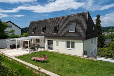 Zuhause mit Weitblick – großzügiges Wohnen - ca. 295 m² Wohnfläche in traumhafter Ortsrandlage