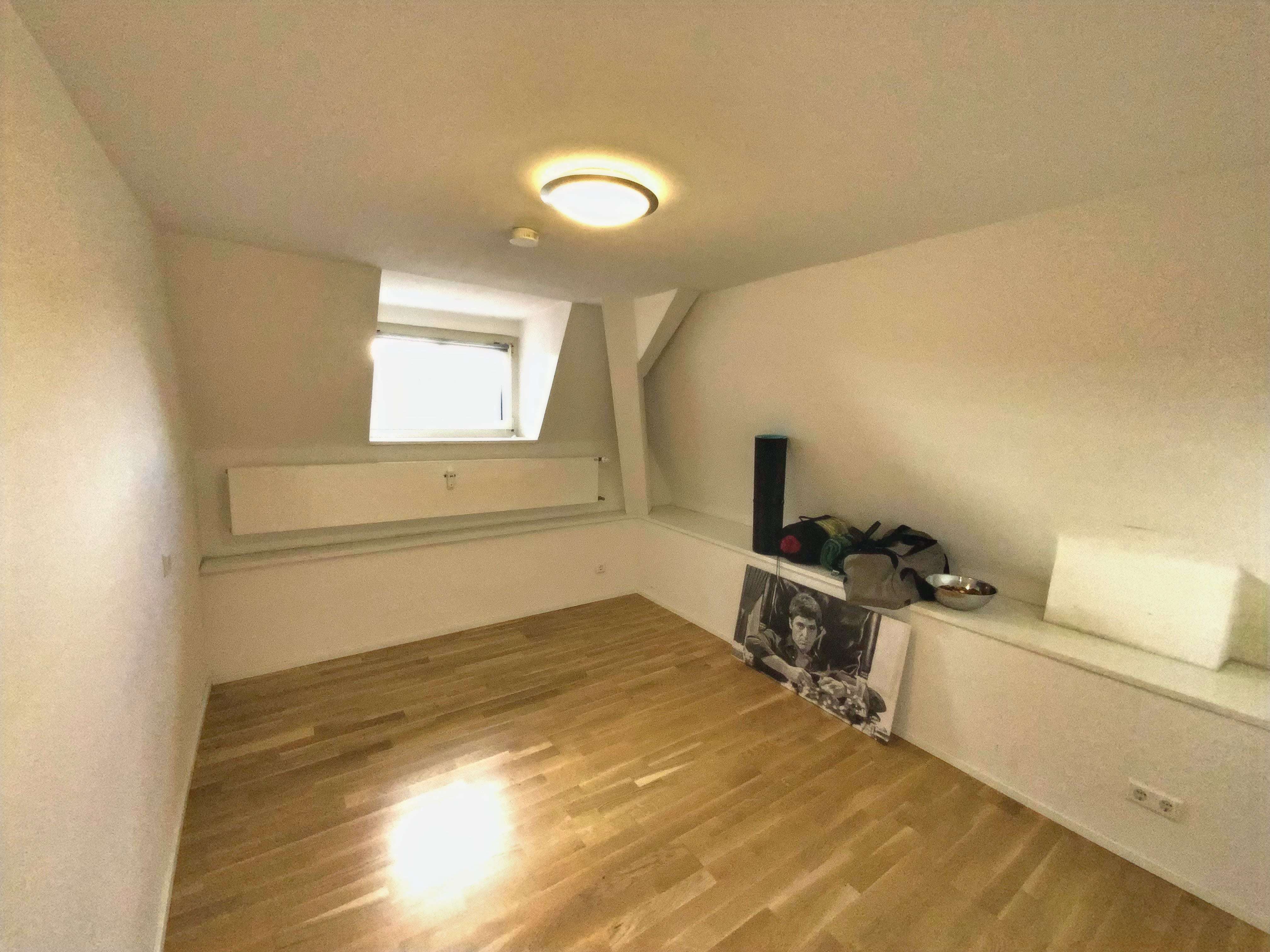 Immobilie in Lindau (Bodensee) - Dachgeschosswohnung mit Seeblick in Jahrhundertwende Villa Lindau - Bild 2