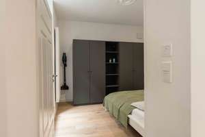 Schöne *vollmöblierte* frisch sanierte 2 Zimmer-Wohnung mit großer Terrasse. – Robenstraße 67, 52070 Jülicher Straße, Aachen – Vorschaubild 2