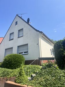 Vielseitige Immobilie mit drei abgeschlossenen Wohneinheiten & Keller