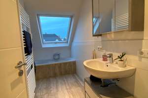 Exklusive, vollständig renovierte 3-Zimmer-DG-Wohnung mit Einbauküche  in Stuttgart – Die vollständige Adresse der Immobilie erhältst du vom Anbieter., 70374 Im Geiger, Stuttgart – Vorschaubild 6