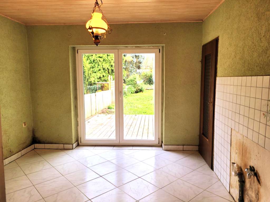 Immobilie in Meerane - Ein Zuhause mit Herz zum sanieren.
Tolles Einfamilienhaus mit Garten. - Bild 2