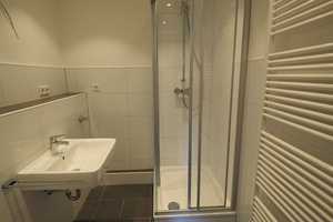 Sanierte, moderne 2 ZI-Wohnung ideal für 1Pers. Haushalt in W-Elberfeld mit Balkon ! – Deweerthstr. 122, 42103 Wuppertal – Vorschaubild 1