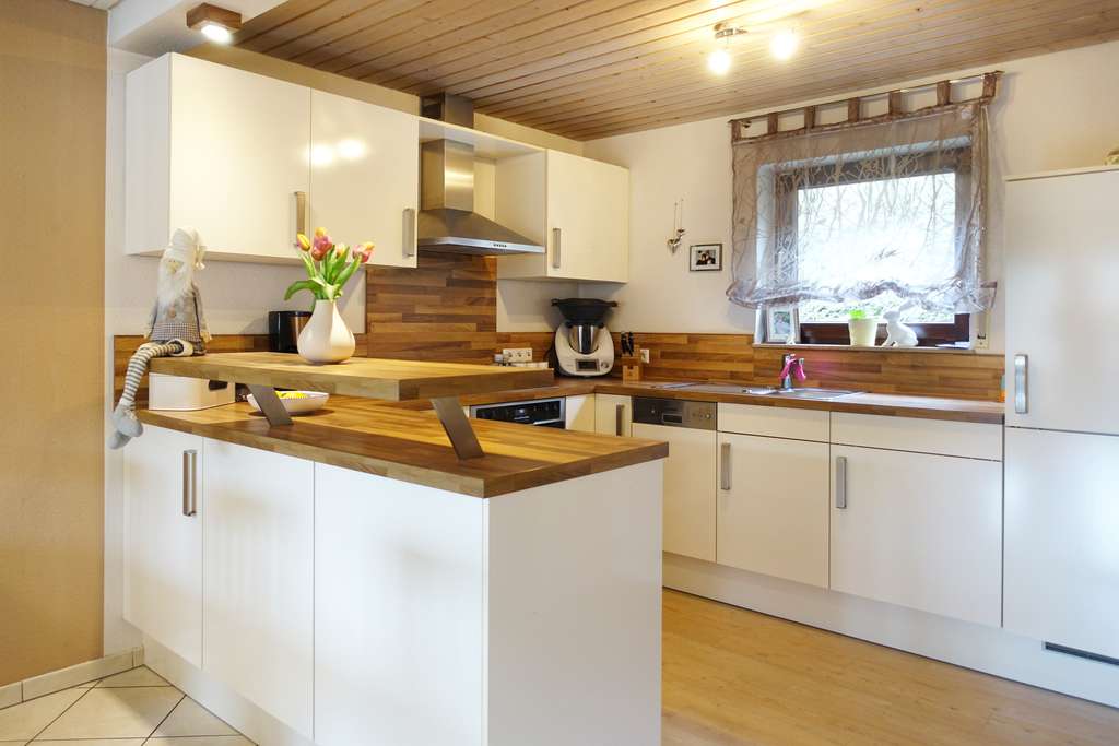 Immobilie in Braunsbach - Charmante Doppelhaushälfte in Südhanglage von Braunsbach - Bild 1