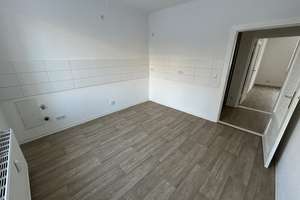 Geräumiges Wohnen im Erdgeschoss mit Balkon! – Eickendorfer Str. 8, 39122 Fermersleben, Magdeburg – Vorschaubild 4