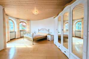 Grosszügig Wohnen im Allgäu – Anwesen mit Einliegerwohnung und Doppelgarage in idyllischer Lage – Unterallgäu (Kreis) – Vorschaubild 6