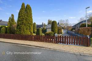 Hannover-Garbsen Top-gepflegtes 150 qm Familienhaus mit Garten, Terrasse & Garage – Die vollständige Adresse der Immobilie erhältst du vom Anbieter., 30823 Garbsen – Vorschaubild 19