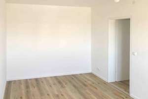 Modern ausgestattete 4-Zimmer-Wohnung mit Südbalkon und Weitblick – Die vollständige Adresse der Immobilie erhältst du vom Anbieter., 91058 Schönfeld, Erlangen – Vorschaubild 3