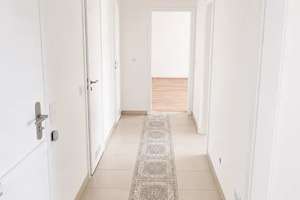 Helle 2,5-Zimmer-Wohnung mit Balkon und Einbauküche in ruhiger Lage – Meisenburgstraße 66, 45133 Bredeney, Essen – Vorschaubild 3