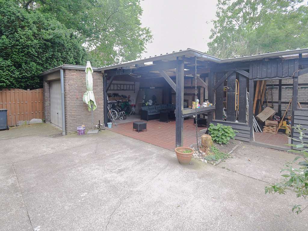 Immobilie in Korschenbroich - Frei werdendes und stilvolles Einfamilienhaus mit Loft-Charakter und Stellplätzen - Bild 2