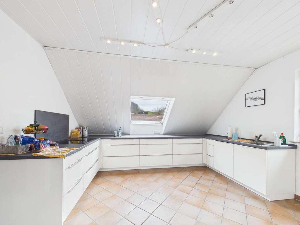 Immobilie in Ranstadt - Großzügige Dachgeschosswohnung mit Balkon und viel Licht auf ca. 118 m² in Ranstadt-Bobenhausen - Bild 4