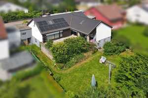Familienidyll mit Potenzial – Großzügiges Einfamilienhaus mit Einliegerwohnung und Ausbaureserve! – Enzkreis – Vorschaubild 1