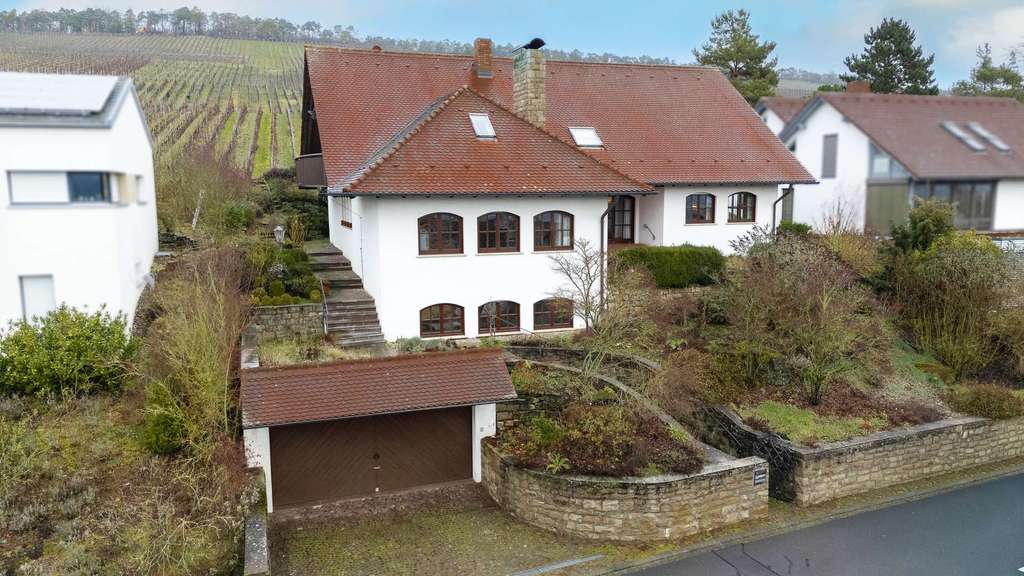 Immobilie in Eibelstadt - Außergewöhnliches Architektenhaus in Bestlage von Eibelstadt - Bild 1