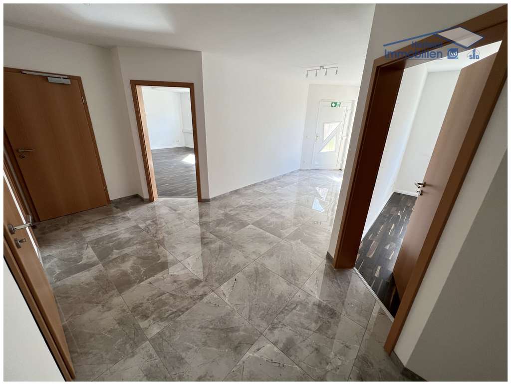 Immobilie in Ottobeuren - 8% Rendite! Vielseitiges Wohn- und Gewerbeanwesen mit zusätzlichem Baugr. für Gewerbe in Ottobeuren - Bild 3