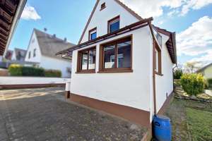 Einfamilienhaus mit ca. 100qm Nebengebäude voller Möglichkeiten und schönem Garten – Die vollständige Adresse der Immobilie erhältst du vom Anbieter., 64832 Babenhausen – Vorschaubild 3