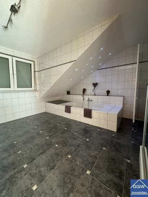 Immobilie in Neulußheim - Sehr gepflegtes modernes Einfamilienhaus mit gehobener Ausstattung in Neulußheim - Bild 4