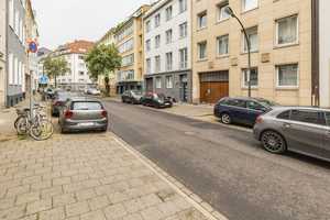 Stilvolle 1-Zimmer-Wohnung mit Balkon und EBK in Kapellstraße, 40479, Düsseldorf – Düsseldorf – Vorschaubild 2