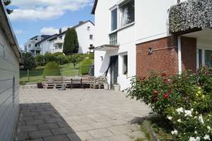 Charmantes 3-Parteienhaus in Kassel-Eichwald – Ruhige Wohnlage im Grünen – Die vollständige Adresse der Immobilie erhältst du vom Anbieter., 34123 Bettenhausen, Kassel – Vorschaubild 2