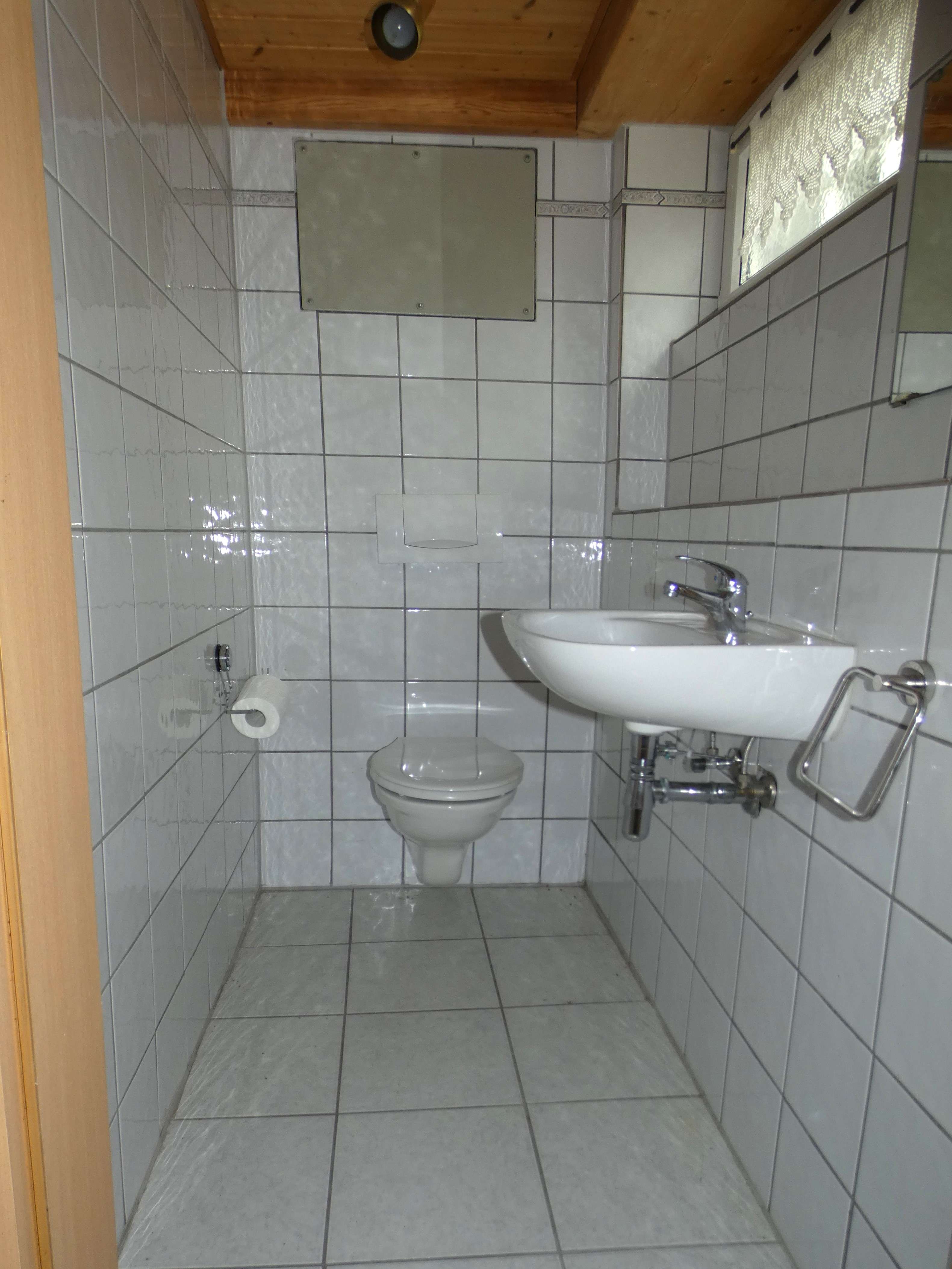 Immobilie in Asselfingen - CHARMANT & RUHIG GELEGEN: Zweifamilienhaus mit Garage und schönem Garten in Asselfingen zu verkaufen - Bild 7