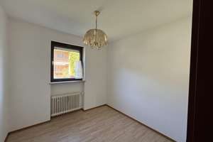 Gepflegtes Zweifamilienhaus in ruhiger Siedlungslage in Altdorf! – Die vollständige Adresse der Immobilie erhältst du vom Anbieter., 84032 Altdorf – Vorschaubild 10