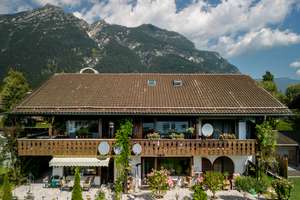 MEHRFAMILIENHAUS (5 WE) in TOP-LAGE mit GEBIRGSBLICK! – Die vollständige Adresse der Immobilie erhältst du vom Anbieter., 82467 Garmisch-Partenkirchen – Vorschaubild 3